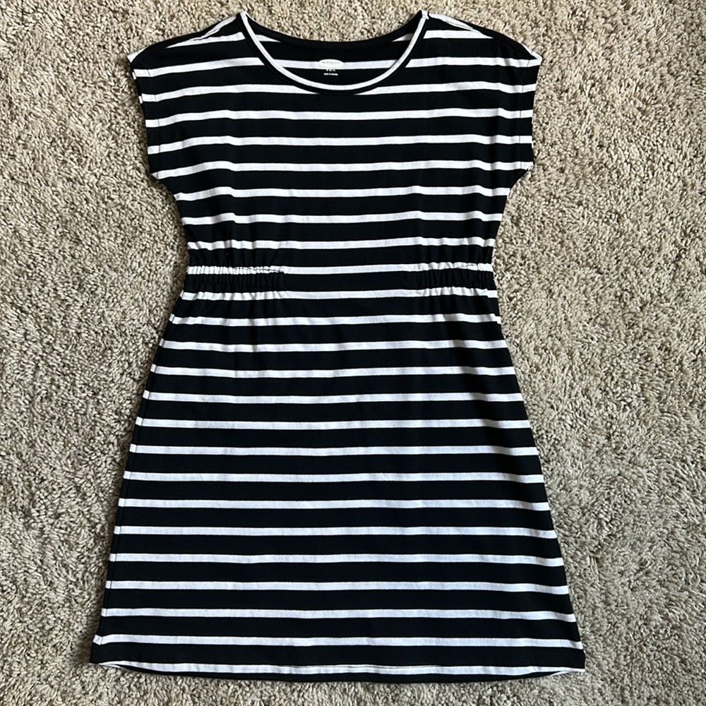 Old navy kids dress. NWOT size 6/7